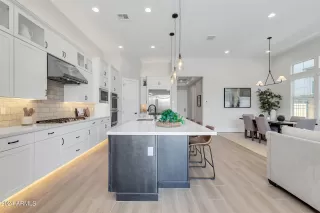 Photo #6: 6691934 Listing