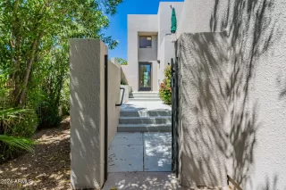 Photo #2: 6692327 Listing 