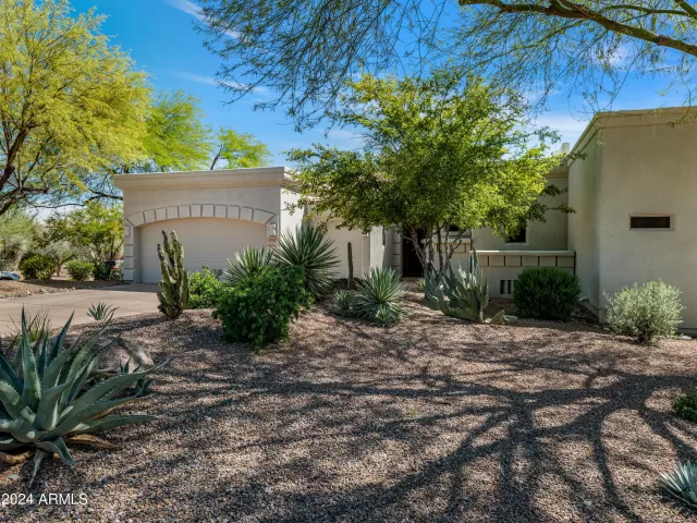 MLS: 6692418 Condo For Sale