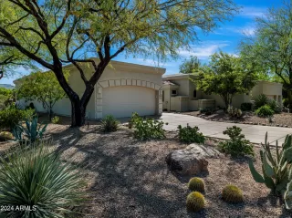 Photo #2: 6692418 Listing