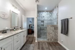 Photo #5: 6692422 Listing