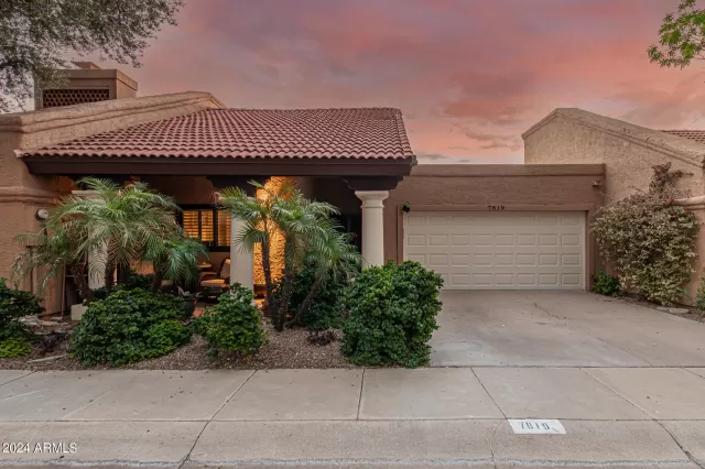 MLS: 6692451 Condo For Sale