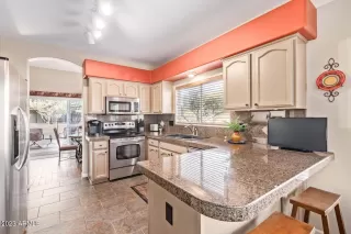 Photo #4: 6692572 Listing