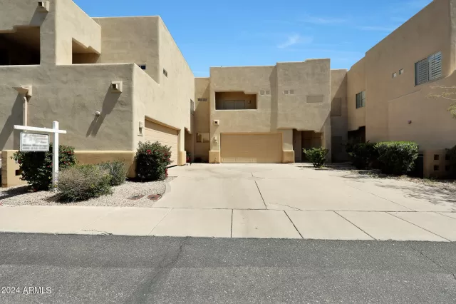 MLS: 6692625 Condo For Sale