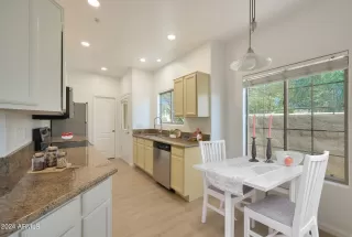 Photo #5: 6692625 Listing