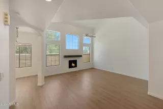 Photo #6: 6692625 Listing