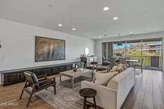 Photo #4: 6693225 Listing