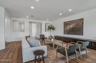 Photo #5: 6693225 Listing