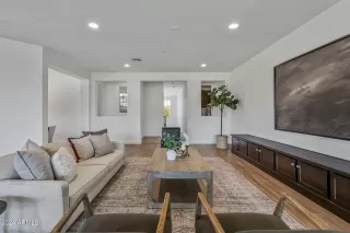 Photo #6: 6693225 Listing