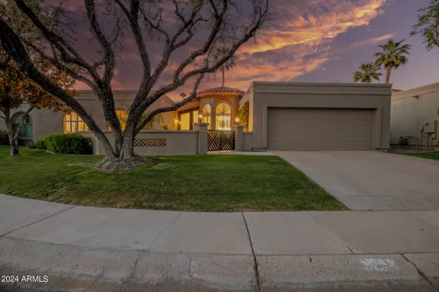 MLS: 6693292 Condo For Sale