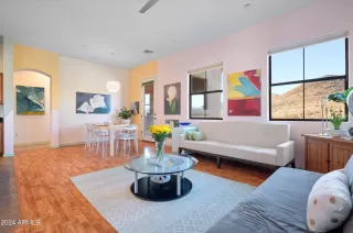 Photo #5: 6693295 Listing