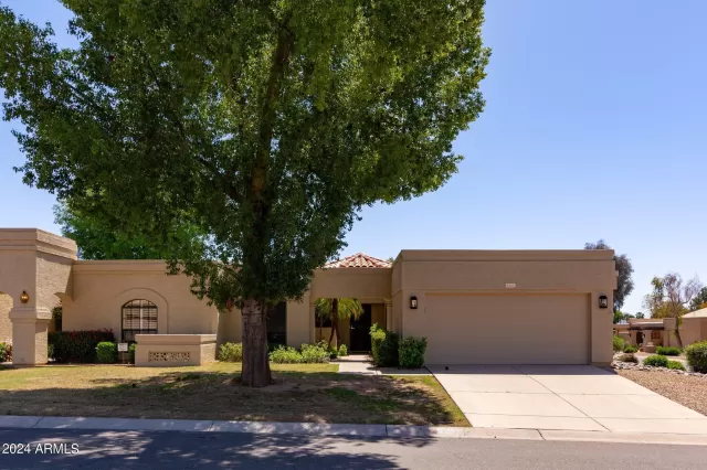 MLS: 6693325 Condo For Sale