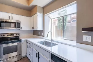 Photo #2: 6693392 Listing