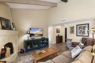 Photo #3: 6693407 Listing 