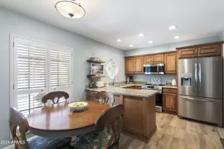 Photo #5: 6693407 Listing 
