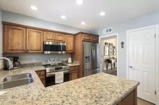 Photo #6: 6693407 Listing 