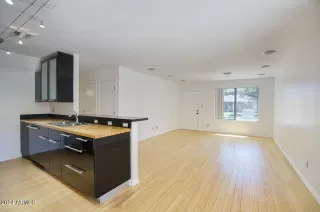 Photo #3: 6693448 Listing