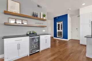 Photo #5: 6693580 Listing