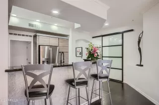 Photo #4: 6693750 Listing