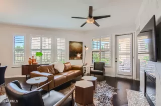 Photo #6: 6693750 Listing