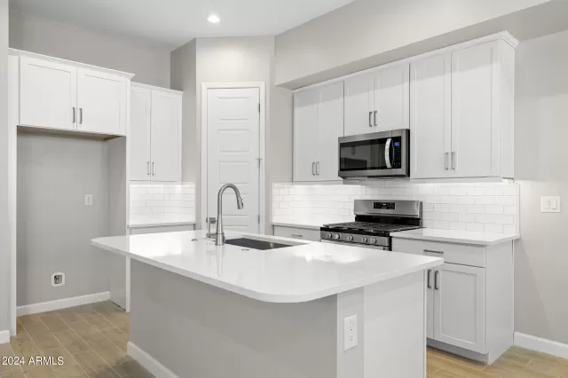 MLS: 6693807 Condo For Sale