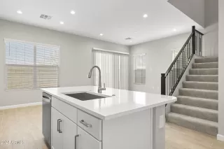 Photo #2: 6693807 Listing 