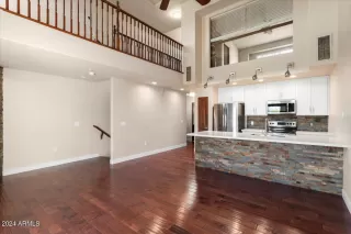 Photo #4: 6694141 Listing