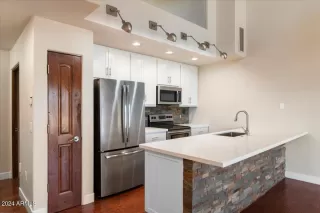Photo #6: 6694141 Listing