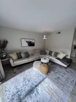 Photo #3: 6694198 Listing 