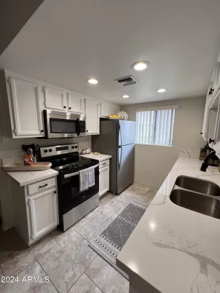 Photo #6: 6694198 Listing 