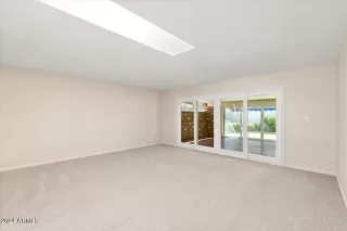 Photo #5: 6694208 Listing