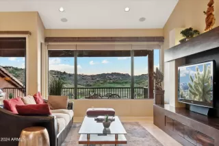 Photo #4: 6694369 Listing