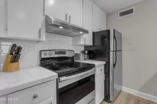 Photo #5: 6694499 Listing