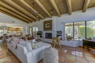 Photo #3: 6694949 Listing