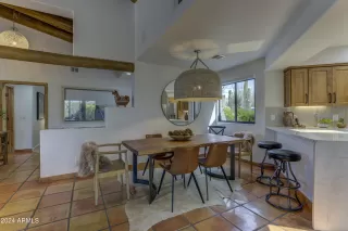 Photo #6: 6694949 Listing