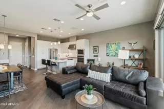 Photo #3: 6695113 Listing