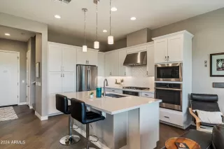 Photo #6: 6695113 Listing