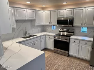 Photo #2: 6695239 Listing 