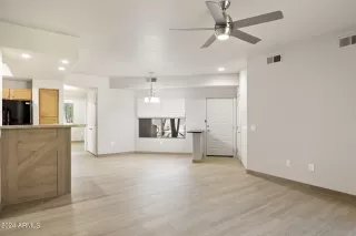 Photo #3: 6695585 Listing