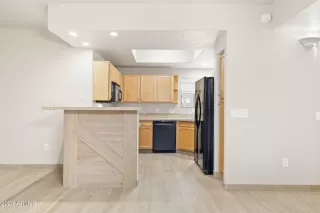 Photo #4: 6695585 Listing