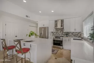 Photo #3: 6695830 Listing 