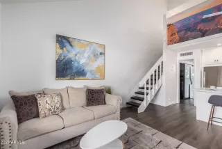 Photo #2: 6695965 Listing