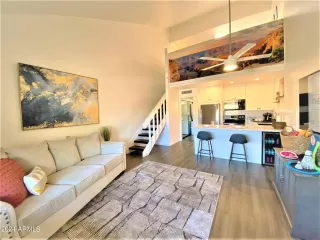 Photo #6: 6695965 Listing