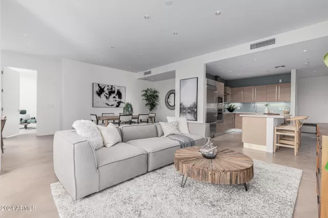 MLS: 6696138 Condo For Sale