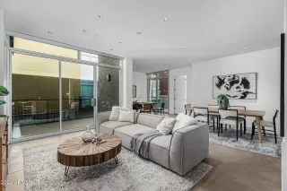 Photo #2: 6696138 Listing