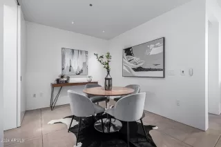 Photo #6: 6696138 Listing