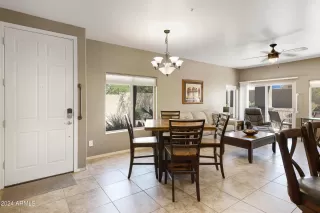 Photo #5: 6696557 Listing