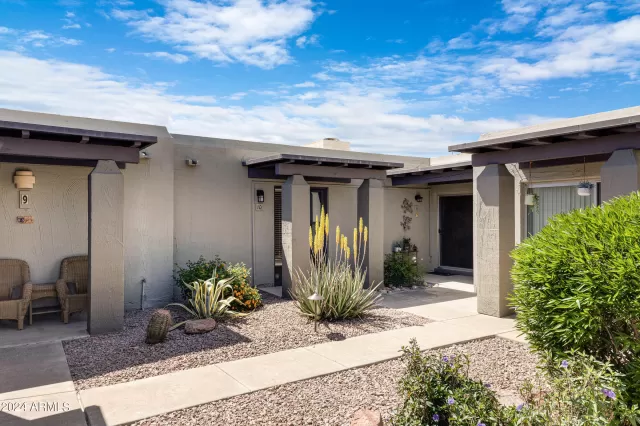 MLS: 6696675 Condo For Sale