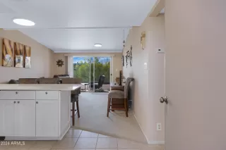 Photo #5: 6696675 Listing
