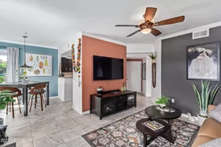 Photo #4: 6696678 Listing